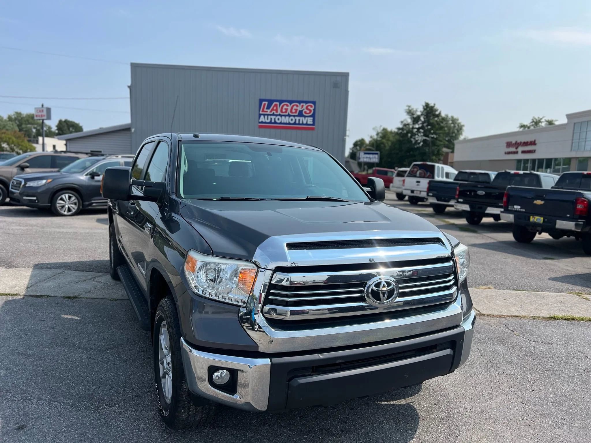 Used 2016 Toyota Tundra SR5 image 2