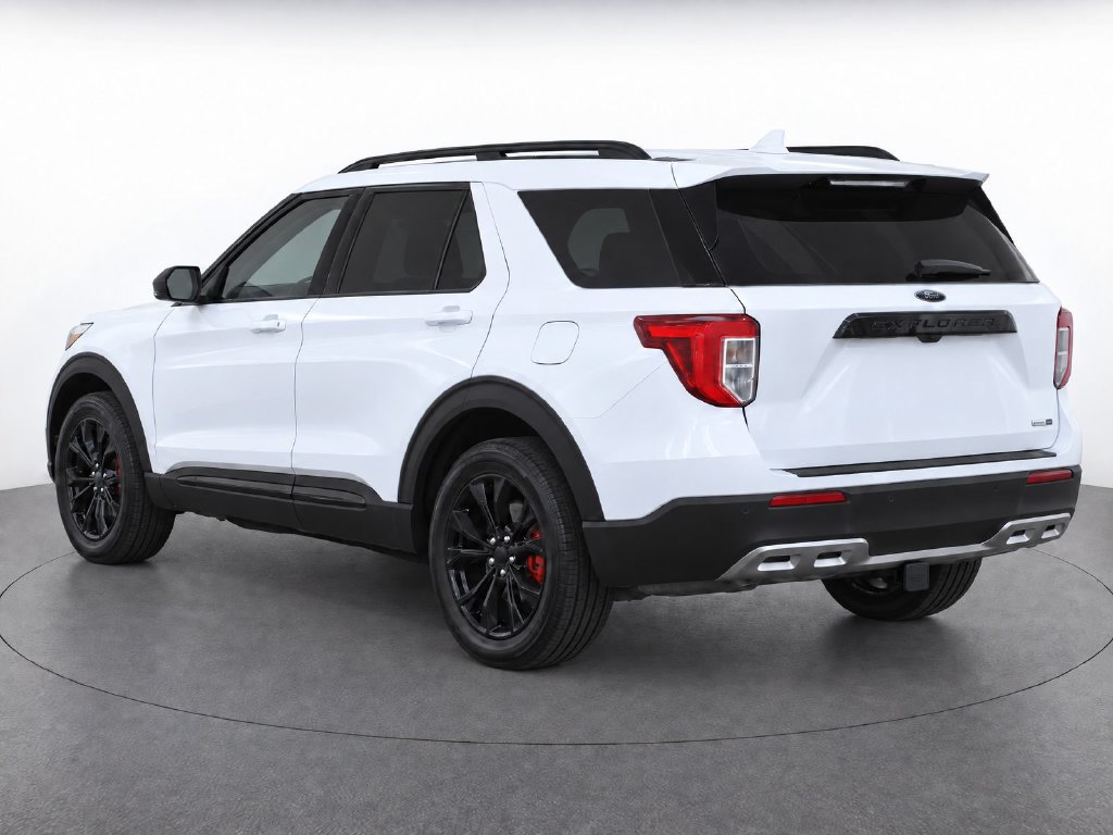 Used 2020 Ford Explorer XLT w/ Equipment Group 202A AWD/4WD image 6