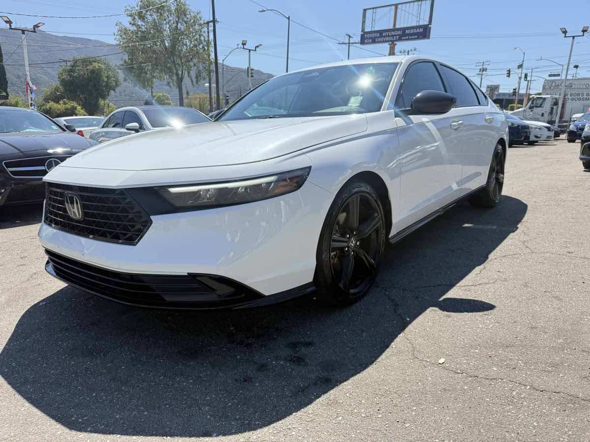 Used 2025 Honda Accord Sport image 2