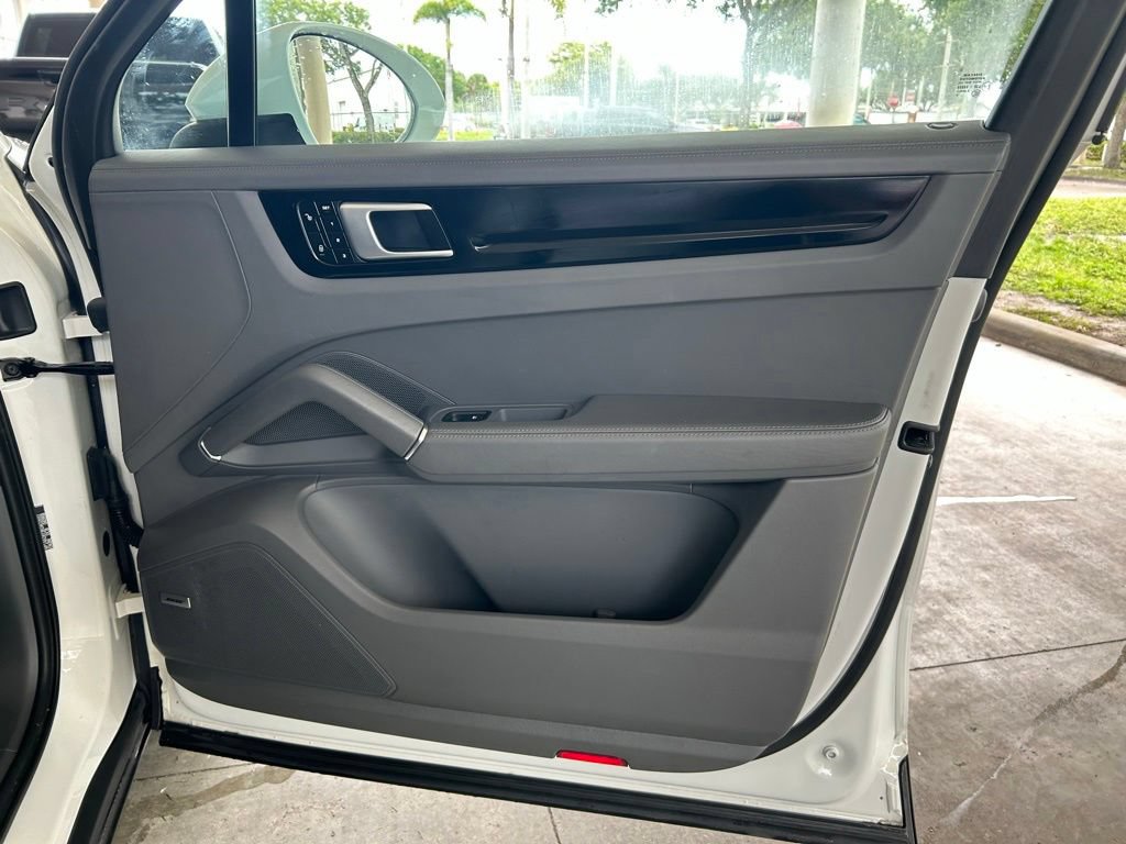 Used 2019 Porsche Cayenne AWD/4WD image 25