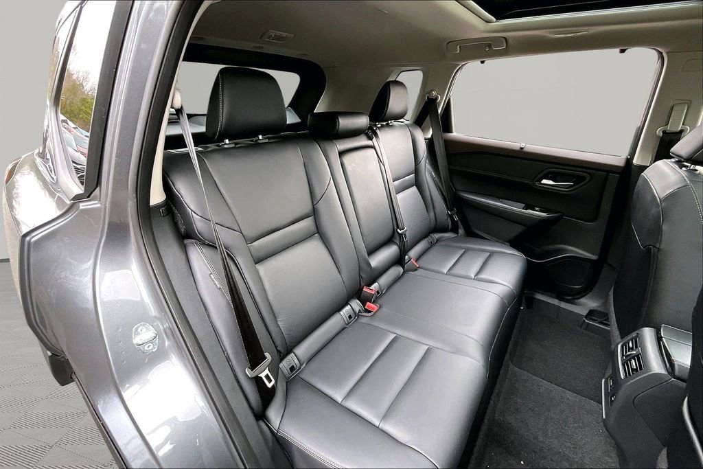 Used 2023 Nissan Rogue SL w/ SL Premium Package image 20