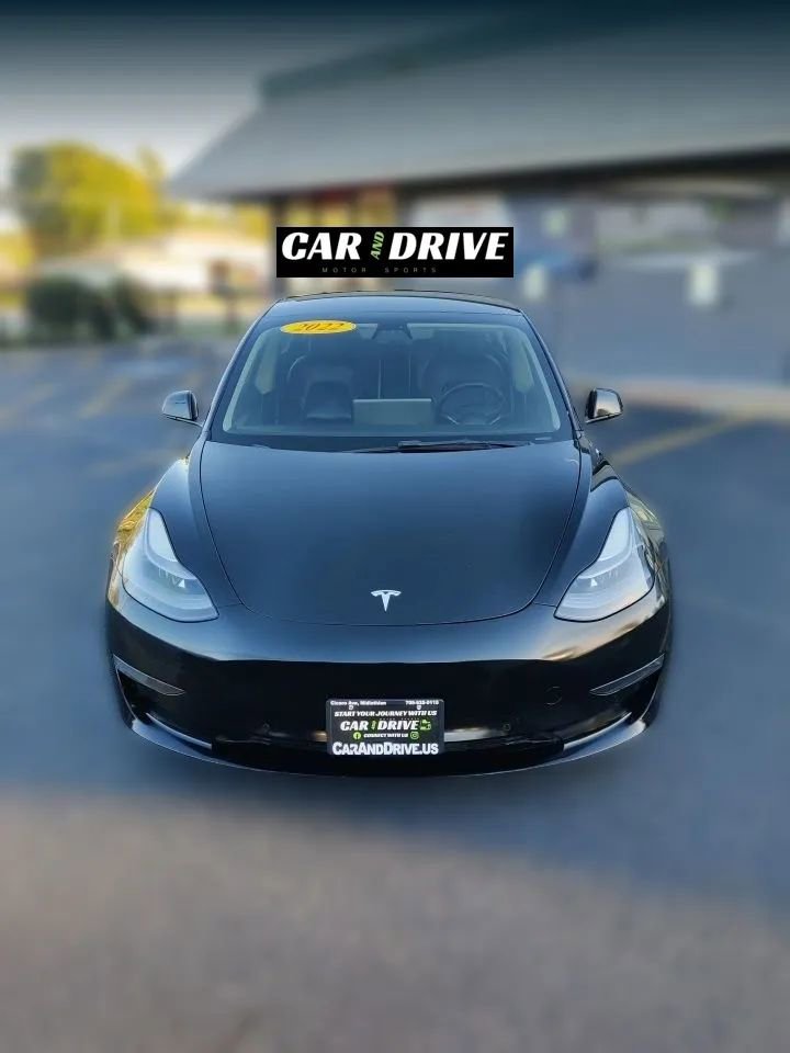 Used 2022 Tesla Model 3 Standard Range image 3