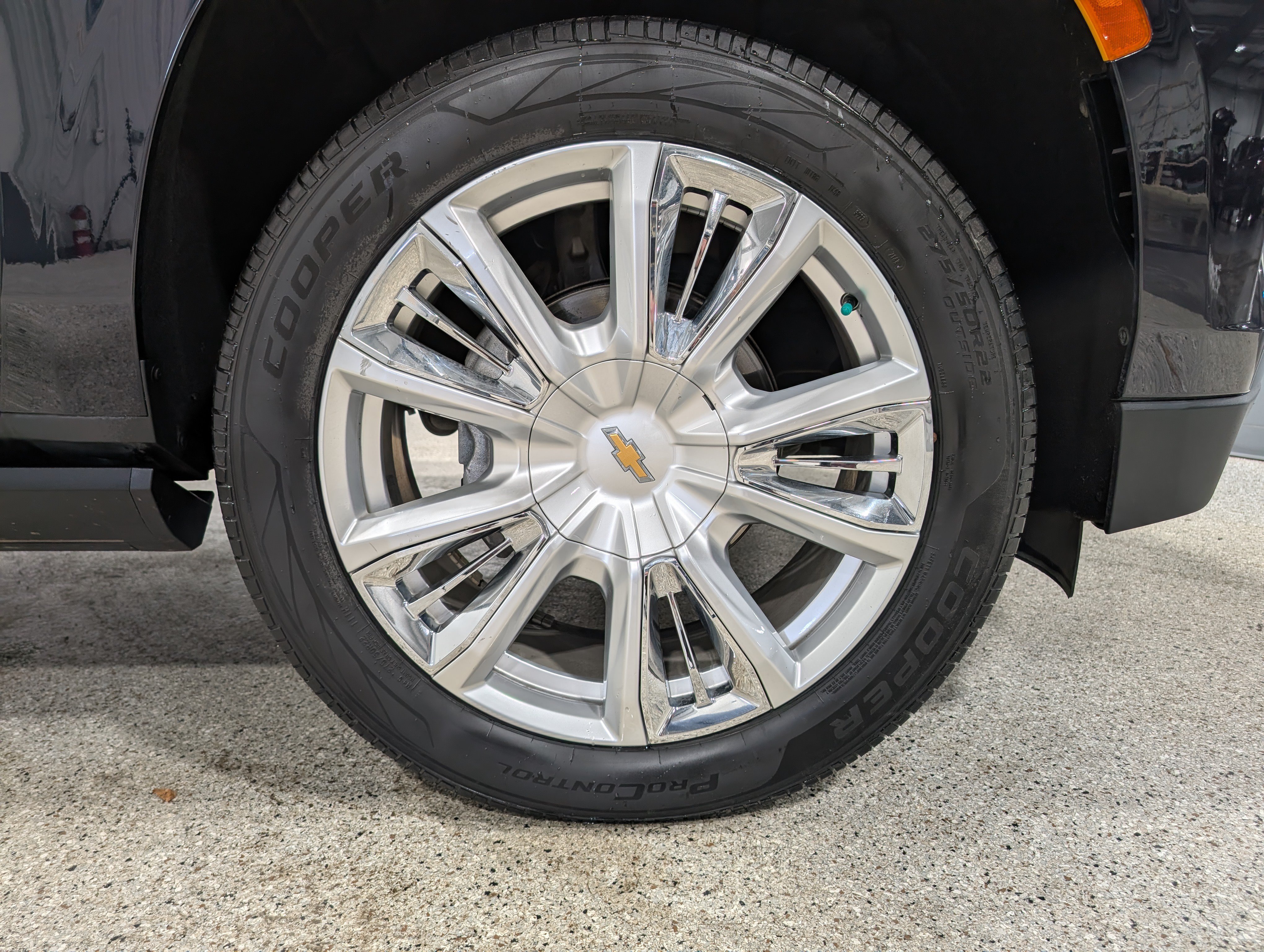 Used 2021 Chevrolet Suburban High Country AWD/4WD image 14