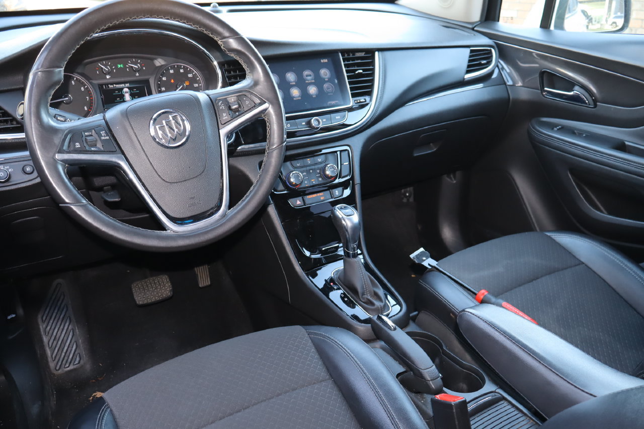Used 2018 Buick Encore Sport Touring FWD image 4