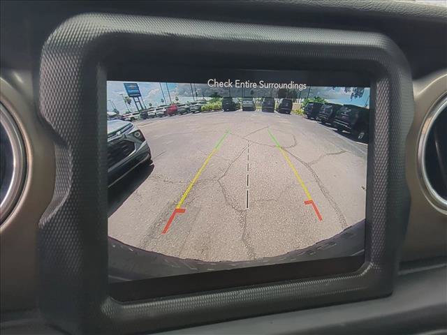 Used 2018 Jeep Wrangler Unlimited Rubicon w/ Dual Top Group AWD/4WD image 13