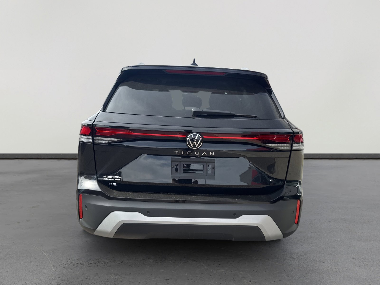New 2026 Volkswagen Tiguan SE image 8
