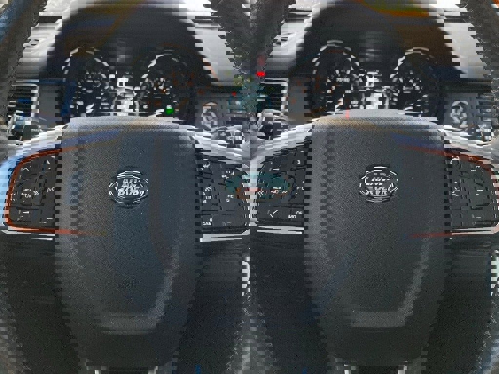 Used 2018 Land Rover Discovery Sport HSE image 20