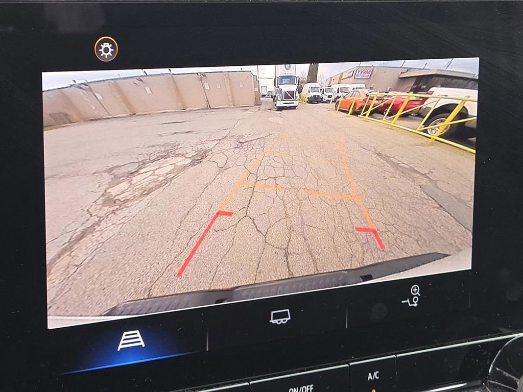 Used 2023 Chevrolet Colorado W/T image 5