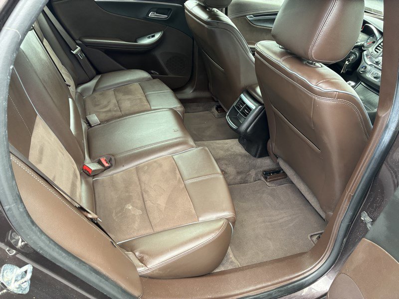 Used 2015 Chevrolet Impala LT w/ Convenience Package image 17