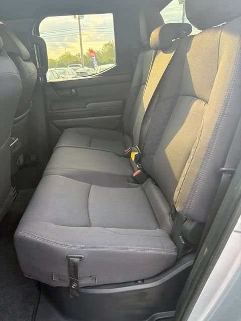 Used 2025 Toyota Tacoma SR5 AWD/4WD image 9