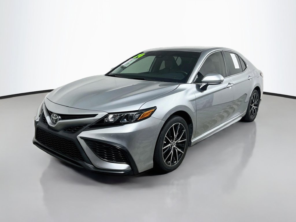 Used 2024 Toyota Camry SE FWD image 7