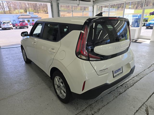 Certified 2025 Kia Soul LX FWD image 3