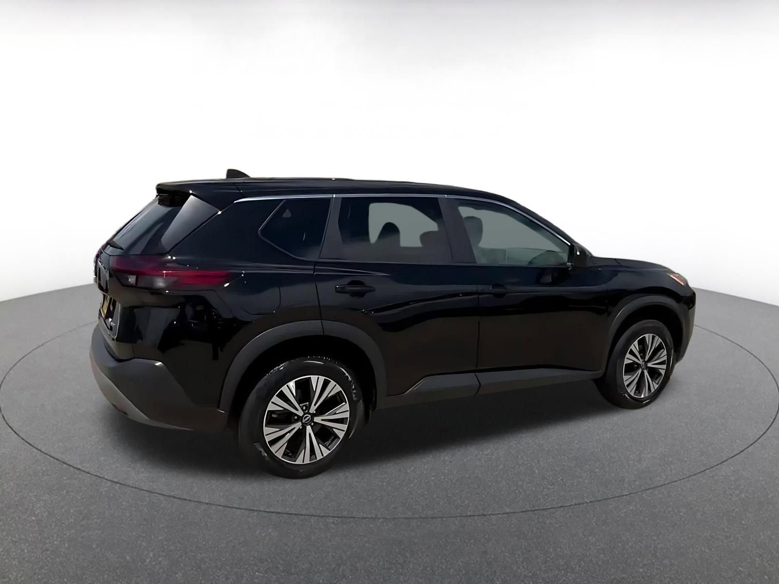 Used 2023 Nissan Rogue SV AWD/4WD image 14