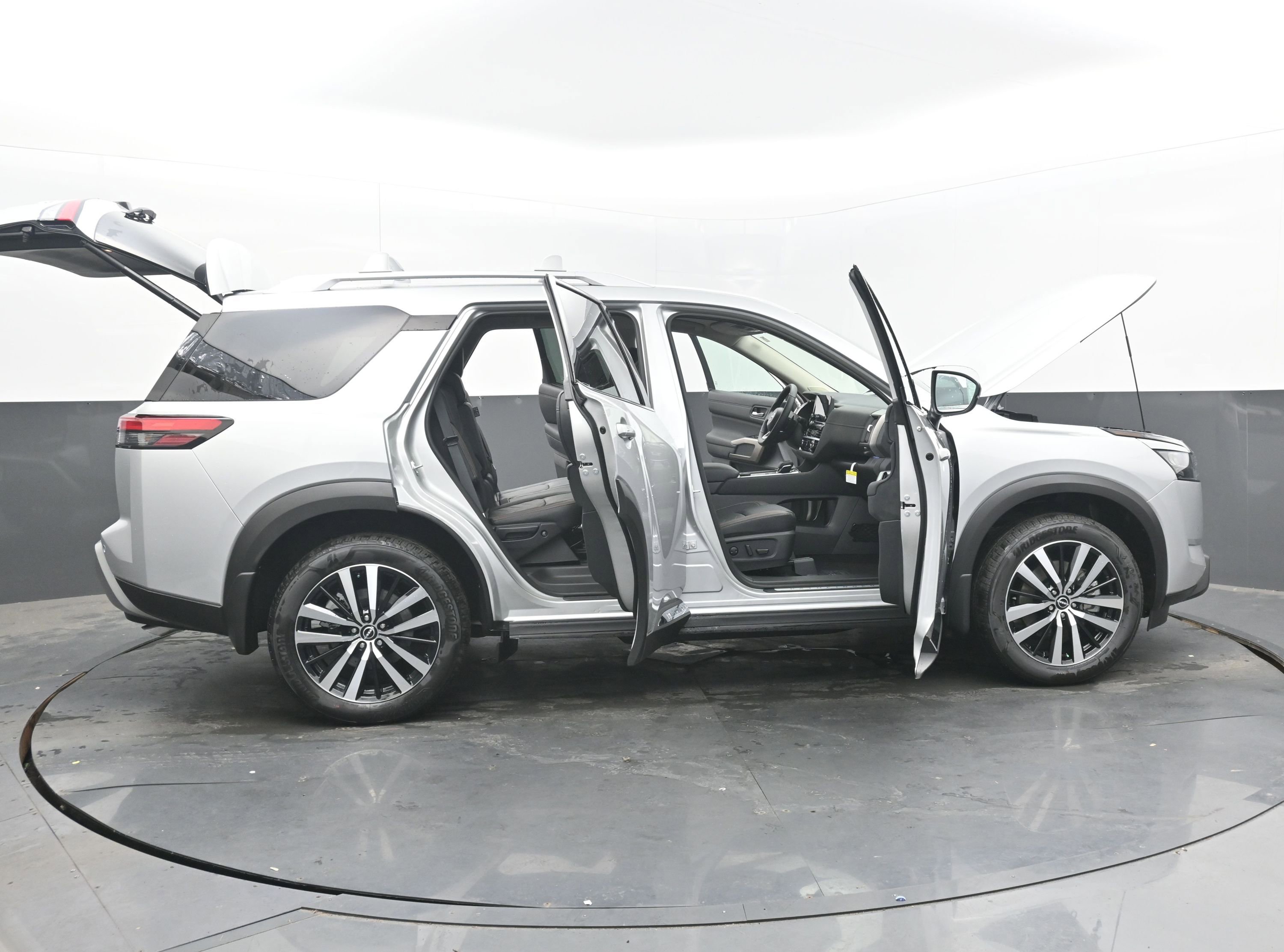 New 2025 Nissan Pathfinder Platinum w/ Cargo Package image 47