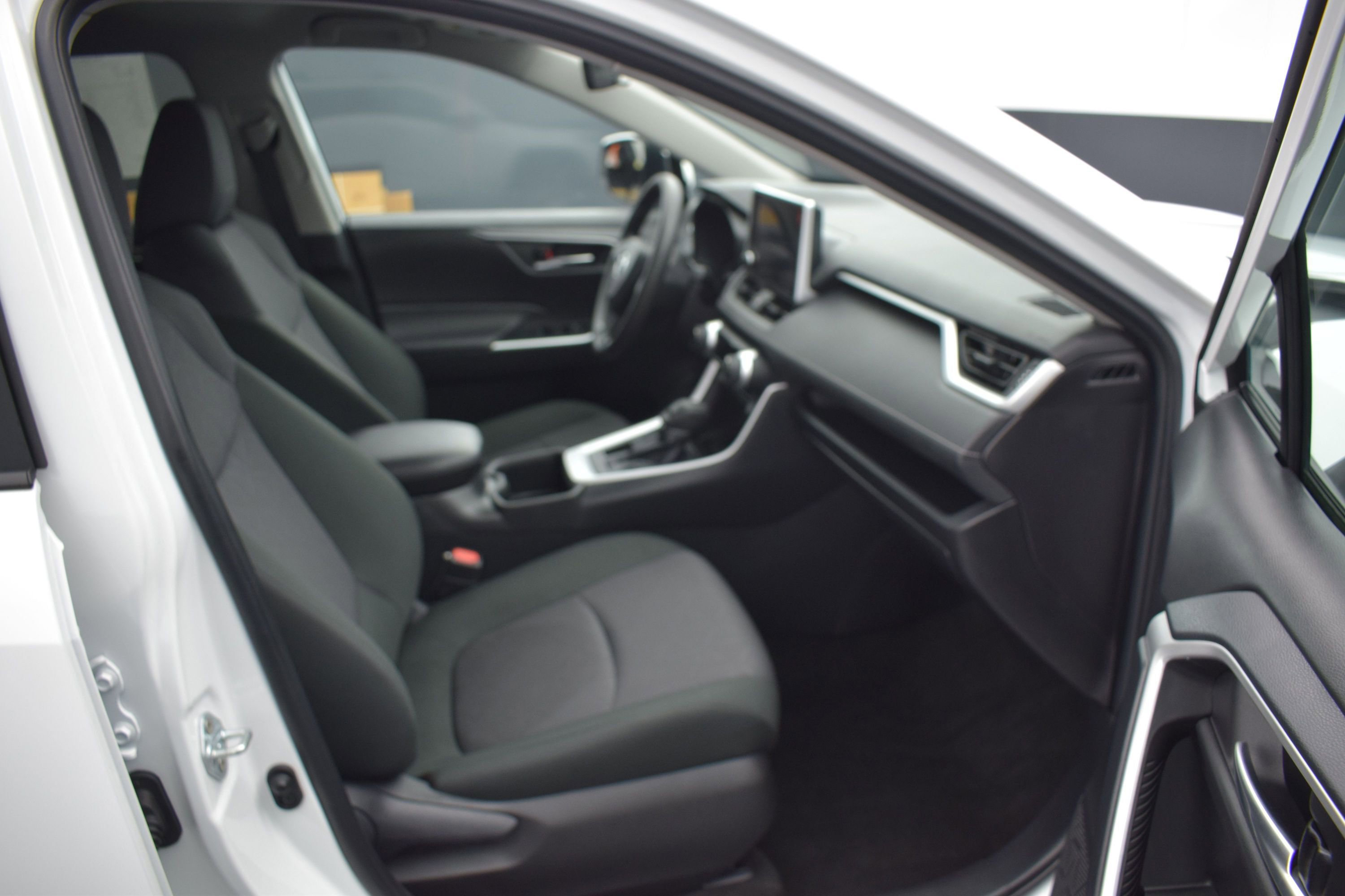 Used 2024 Toyota RAV4 XLE AWD/4WD image 10