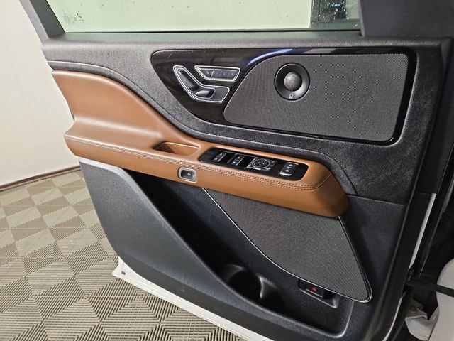 Used 2023 Lincoln Aviator Reserve w/ Elements Package Plus image 30