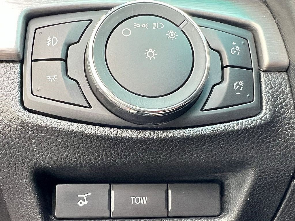 Used 2017 Ford Explorer Platinum image 20