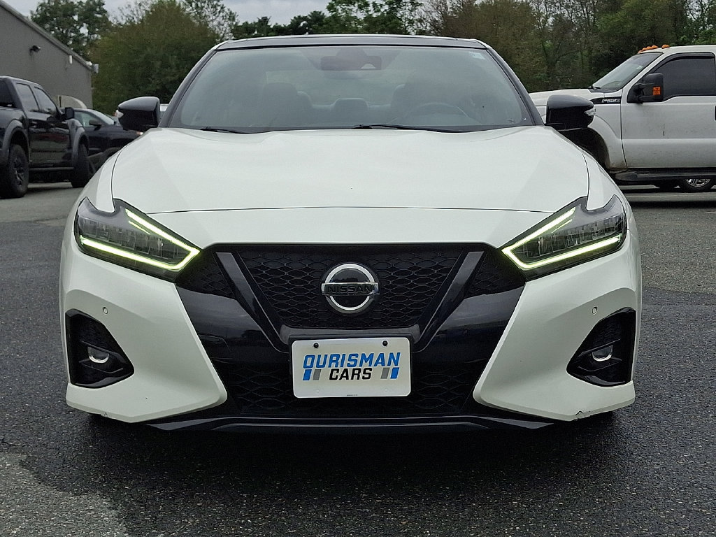 Used 2022 Nissan Maxima SR w/ Sport Mat Group FWD image 2