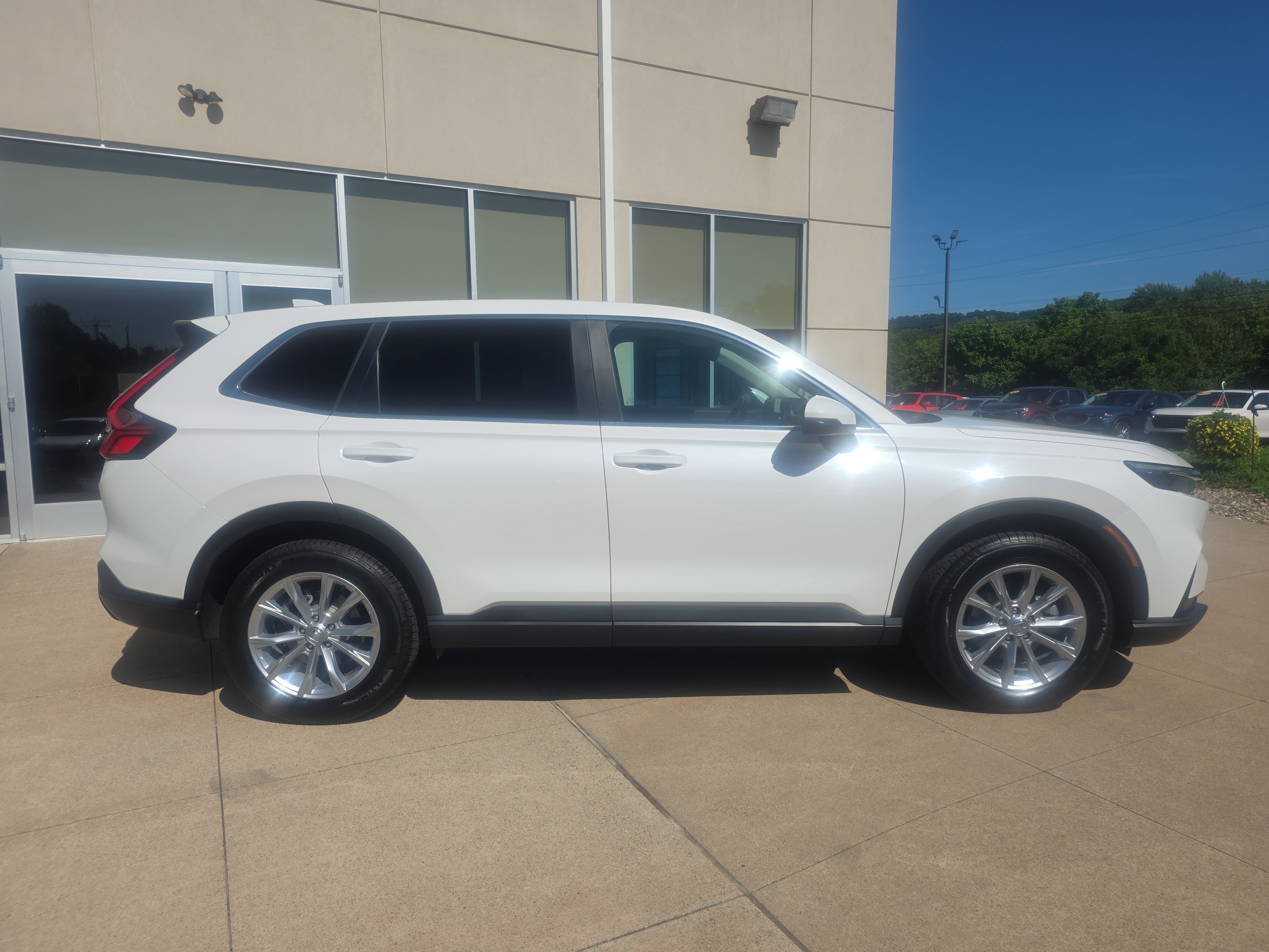 Used 2024 Honda CR-V EX image 4
