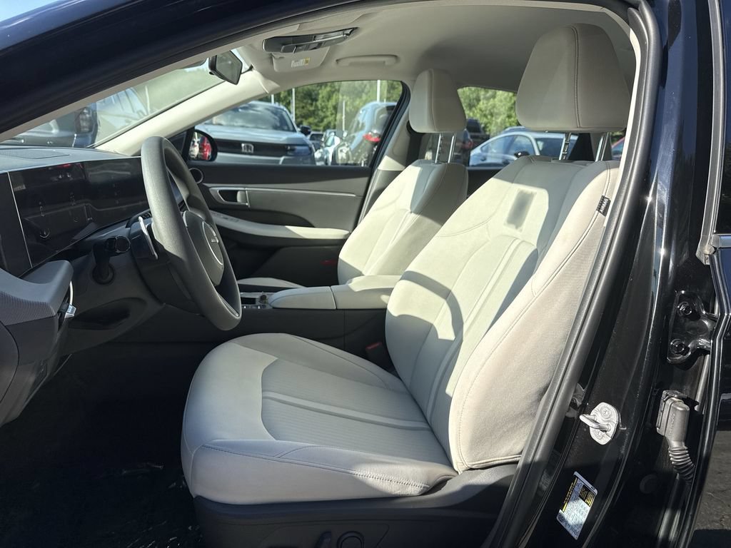 Used 2025 Hyundai Sonata SEL AWD/4WD image 13