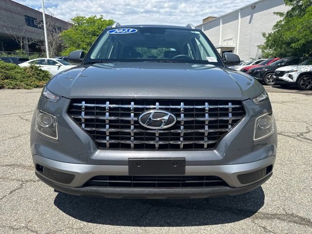 Used 2023 Hyundai Venue SEL FWD video 2