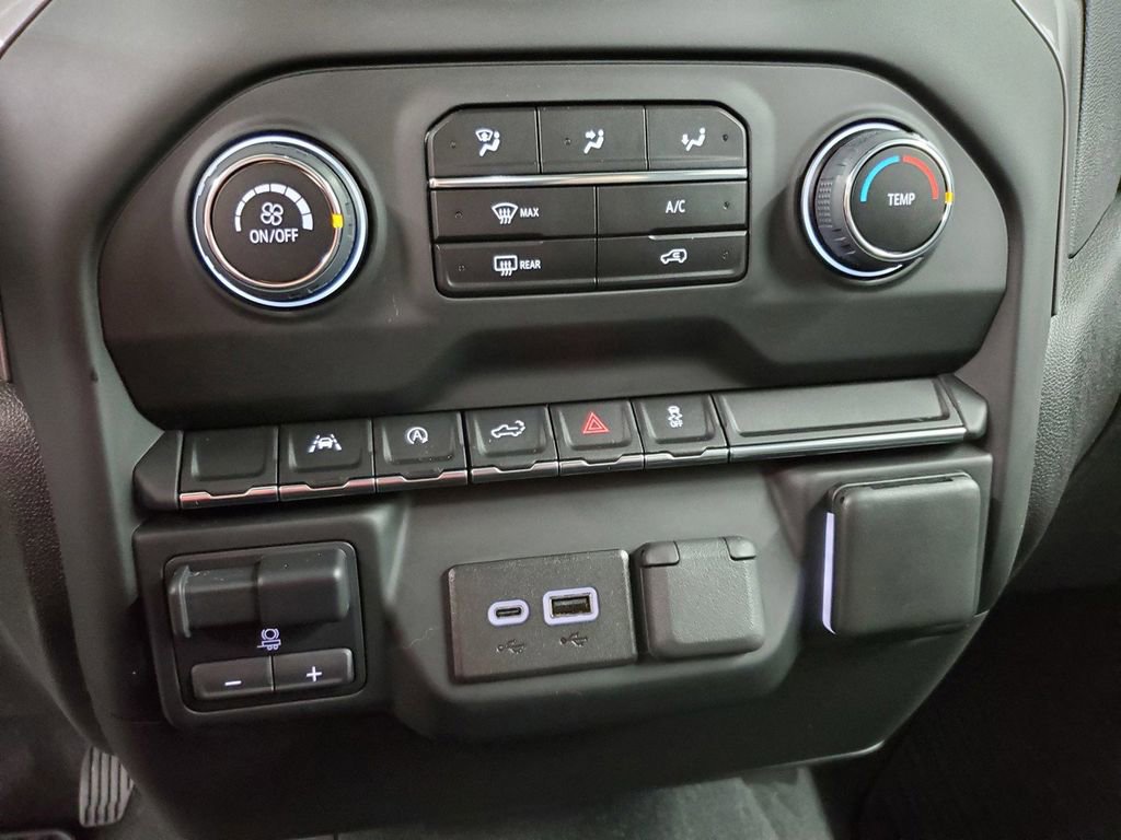 Used 2024 Chevrolet Silverado 1500 Custom image 18