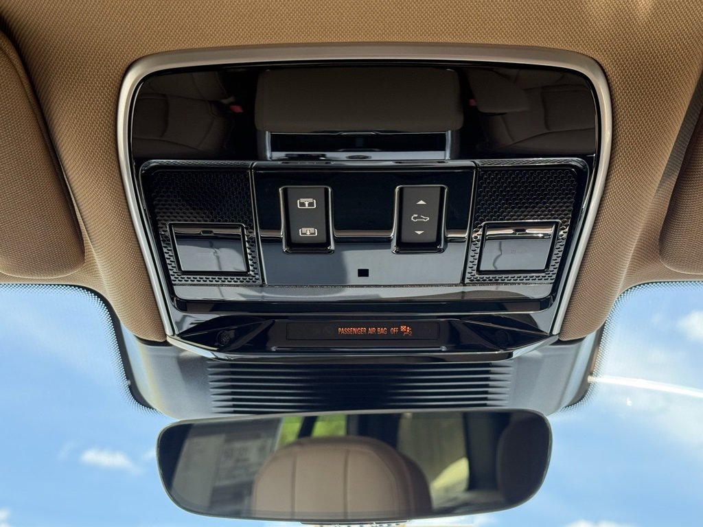 New 2025 Land Rover Range Rover SE image 23