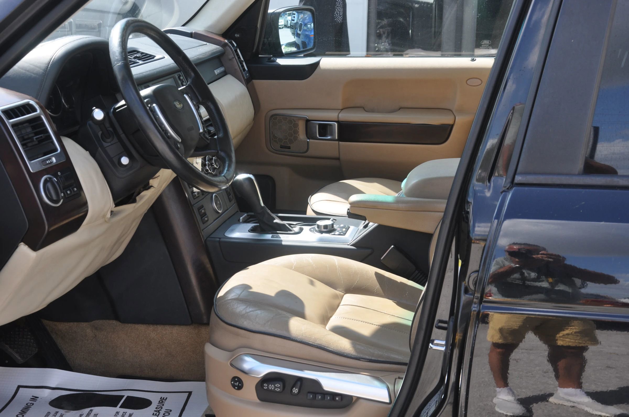 Used 2008 Land Rover Range Rover HSE image 14