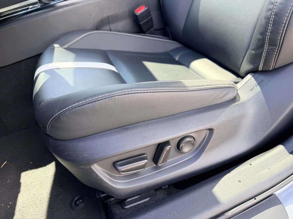 Certified 2025 Toyota Camry SE w/ Convenience Package image 19