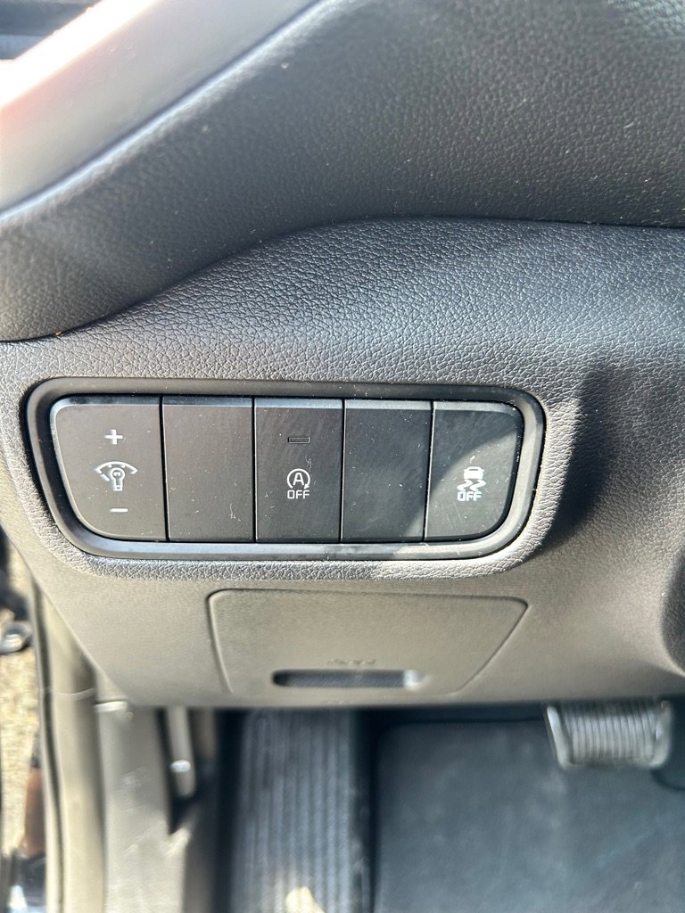 Used 2020 Kia Soul LX image 11