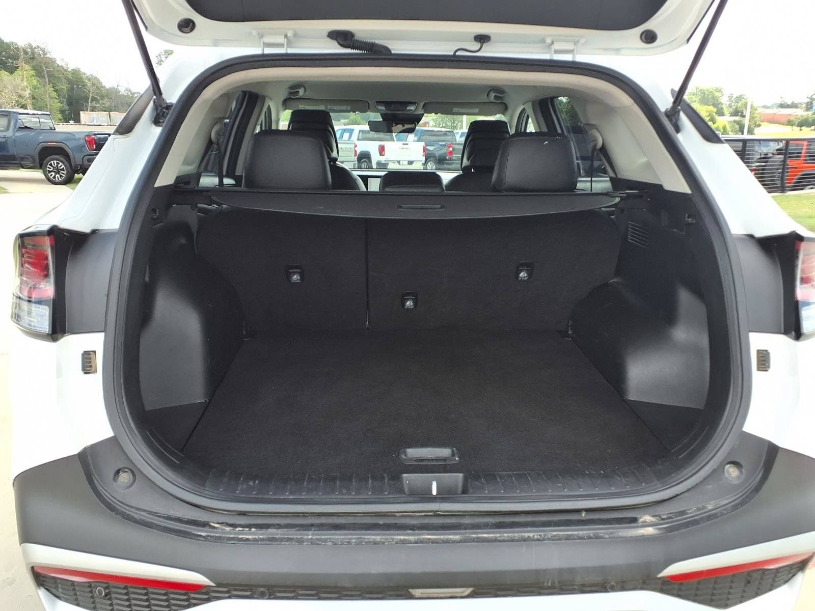 Used 2024 Kia Sportage EX FWD image 8