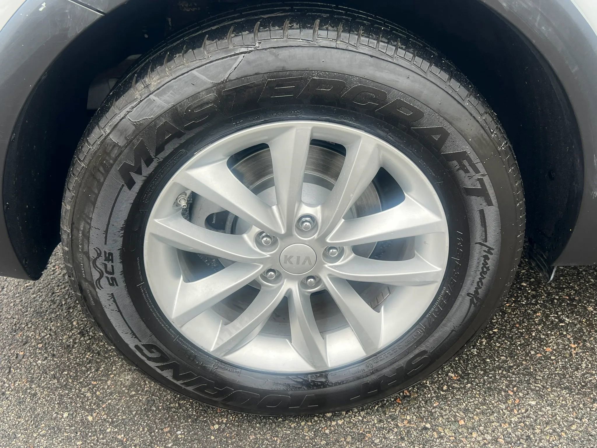 Used 2018 Kia Sorento LX image 11