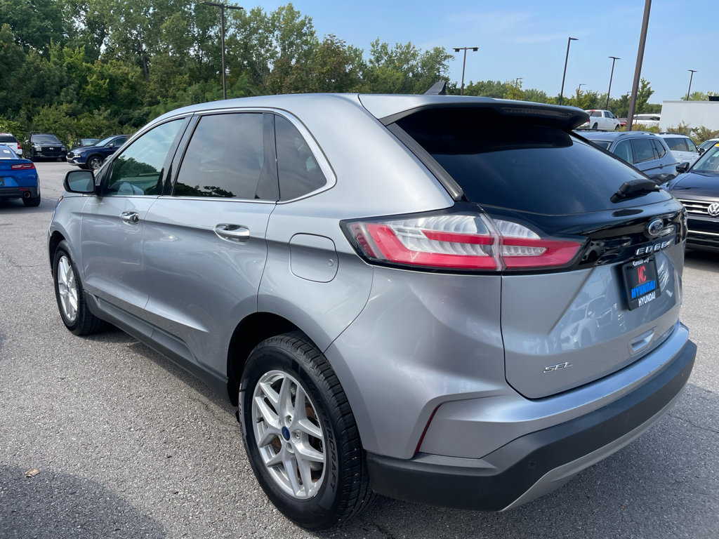 Used 2022 Ford Edge SEL image 3