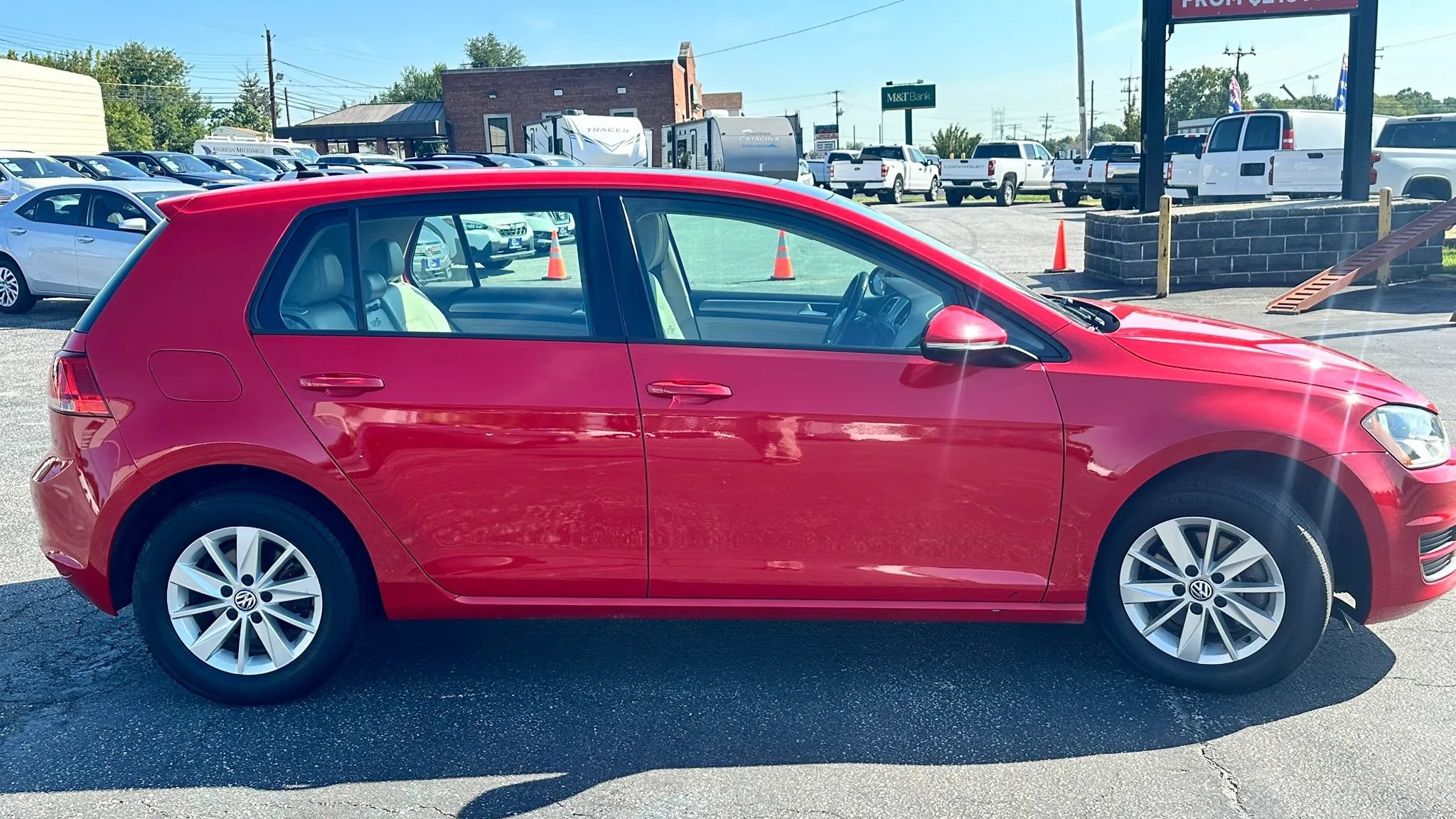Used 2015 Volkswagen Golf S FWD image 4