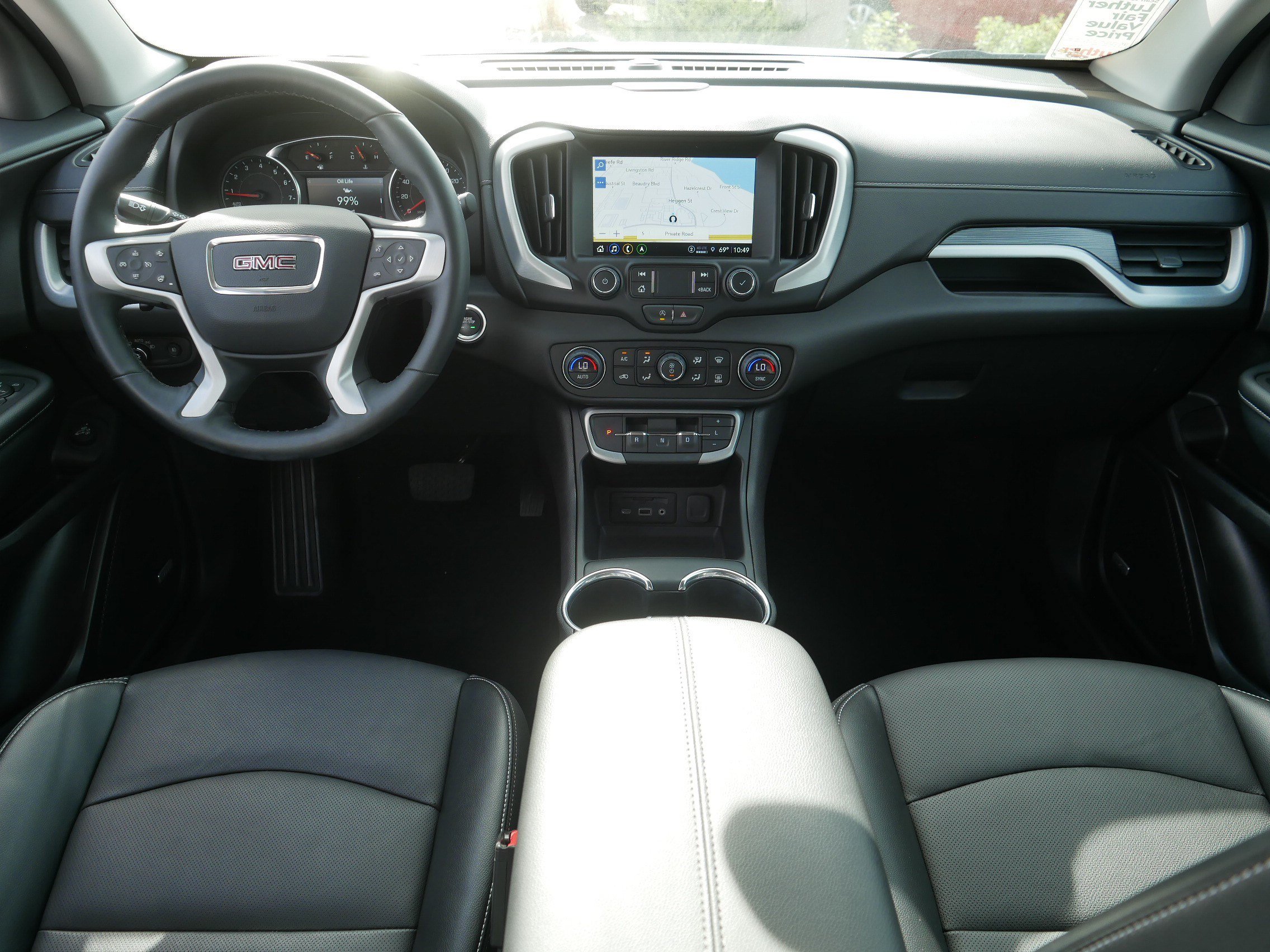 Used 2024 GMC Terrain SLT w/ Infotainment Package II AWD/4WD image 10