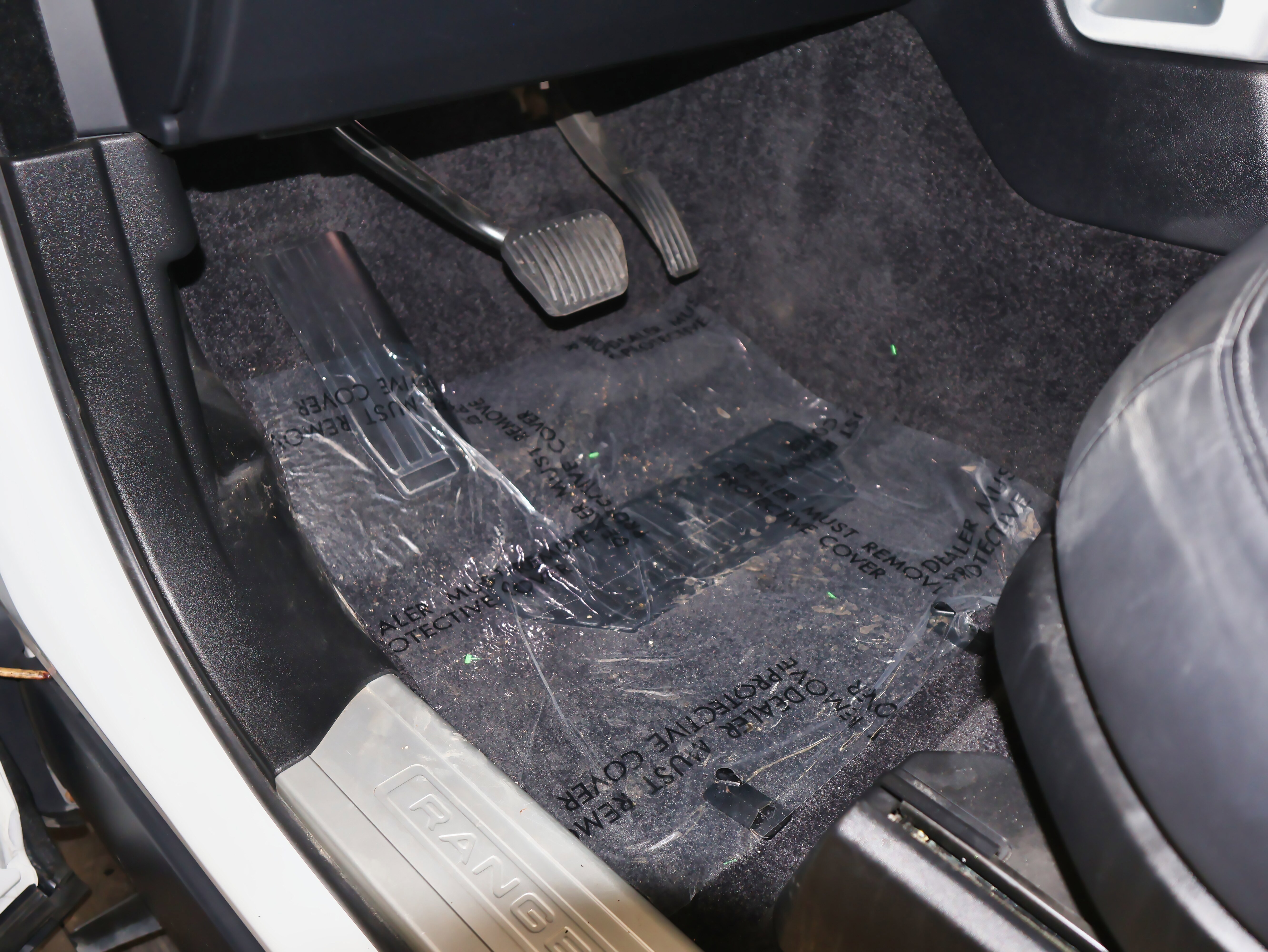 Used 2020 Land Rover Range Rover HSE image 19