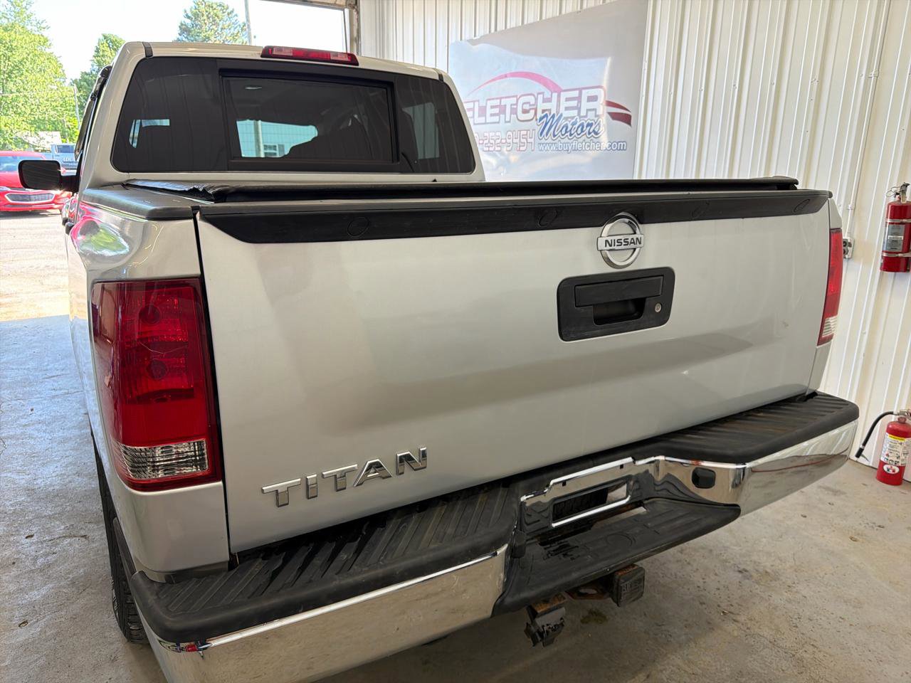Used 2013 Nissan Titan SV AWD/4WD image 3