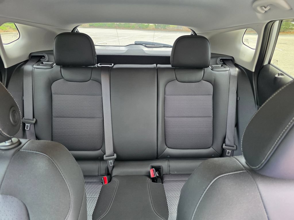 Used 2025 Chevrolet Trax LT FWD image 23