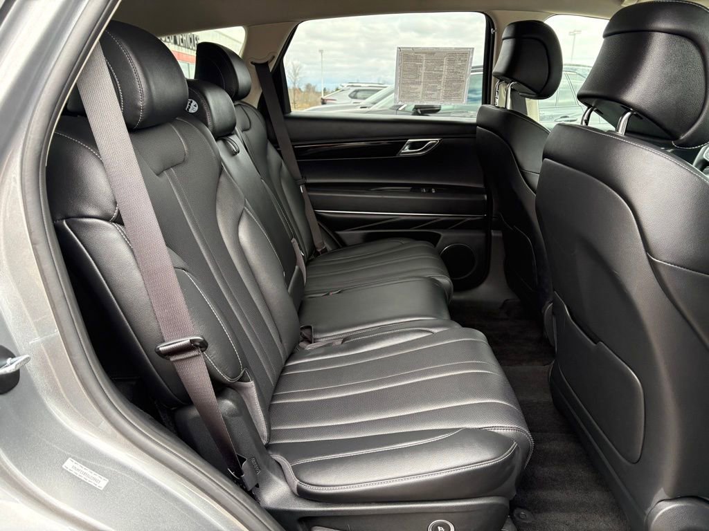 Used 2025 Genesis GV80 2.5T Standard AWD/4WD image 14