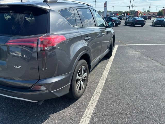 Used 2018 Toyota RAV4 XLE FWD image 4