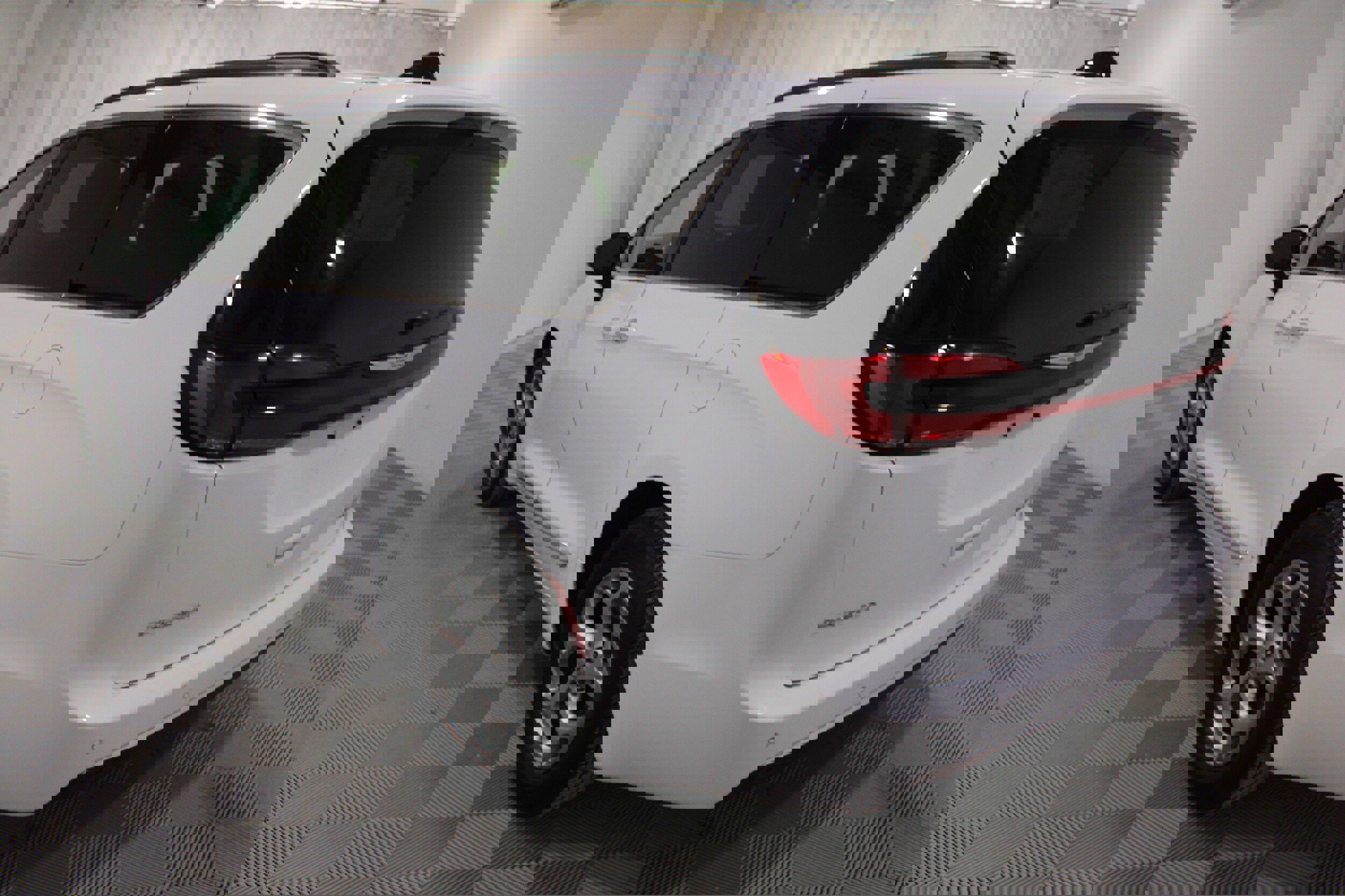 Used 2023 Chrysler Pacifica Limited image 31