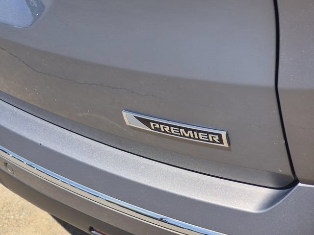 Used 2018 Chevrolet Traverse Premier w/ Driver Confidence II Package FWD image 10