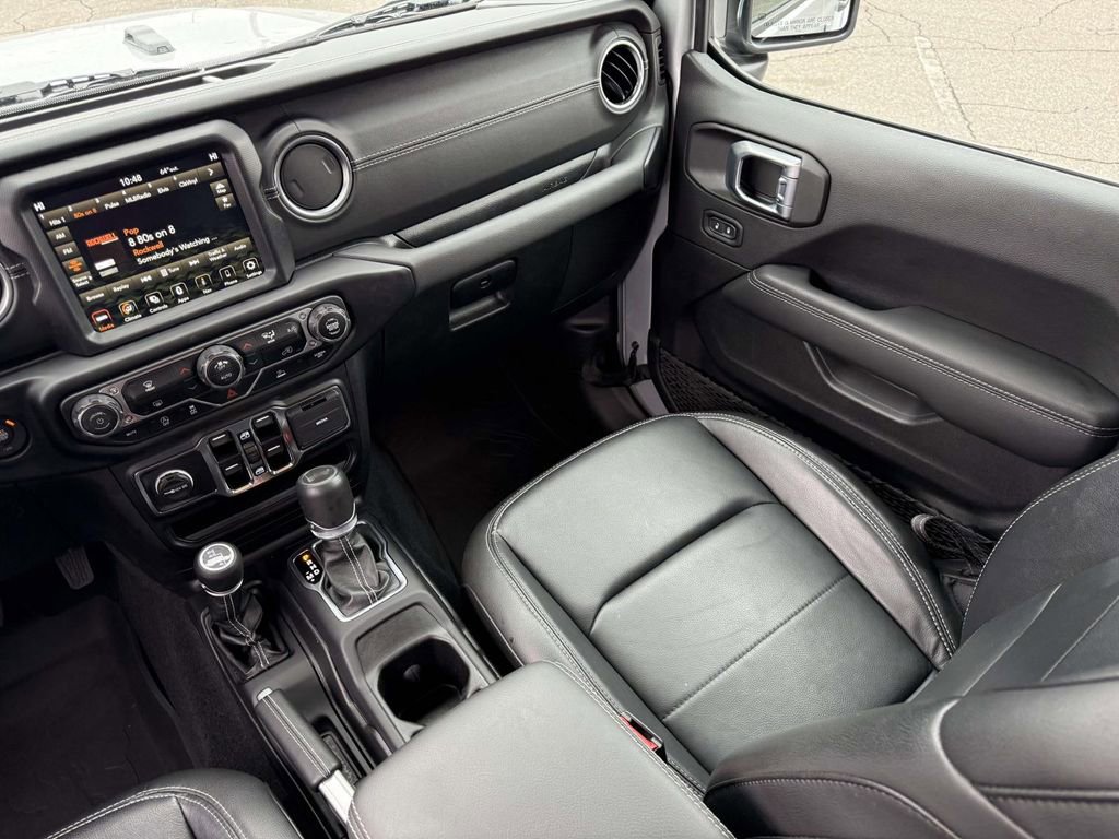 Used 2022 Jeep Wrangler Unlimited Sahara image 28