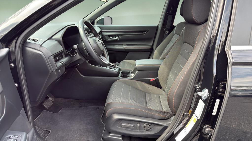 Used 2025 Honda CR-V Sport image 11