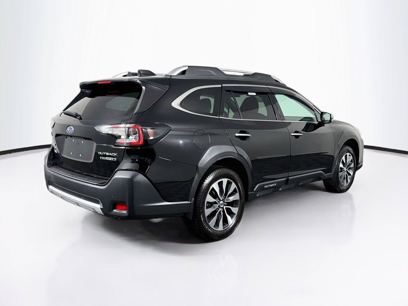 Used 2024 Subaru Outback Touring XT w/ Popular Package #2 AWD/4WD image 11