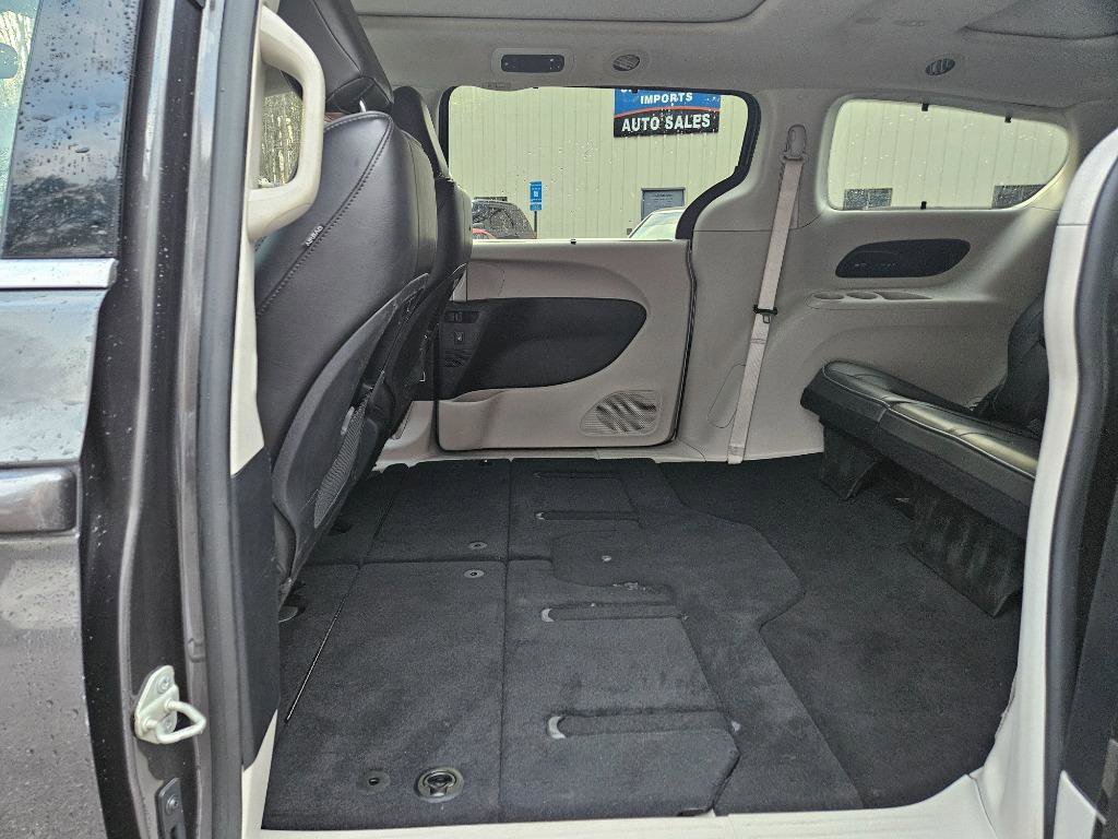 Used 2020 Chrysler Pacifica Limited image 45