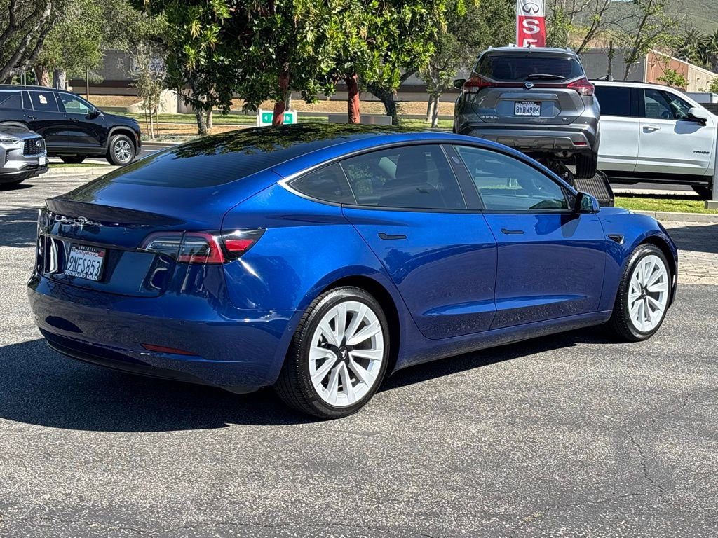 Used 2021 Tesla Model 3 Standard Range Plus image 3