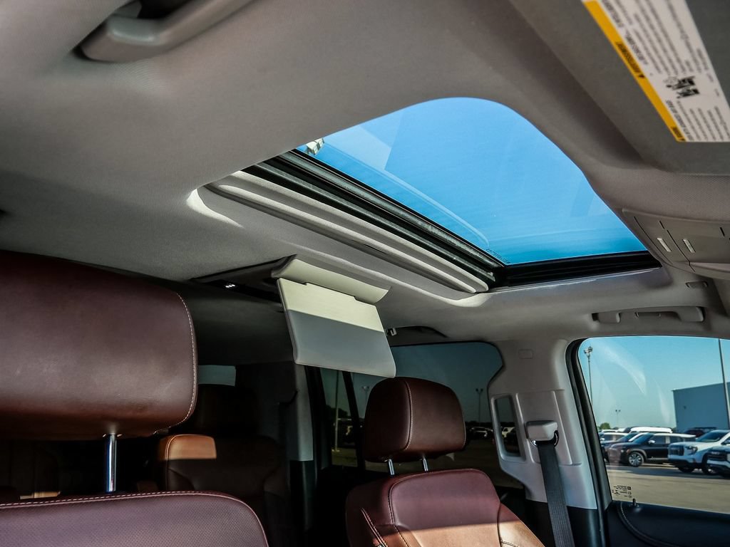 Used 2020 Chevrolet Suburban Premier w/ Premier Plus Edition AWD/4WD image 22