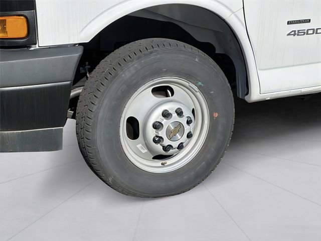 New 2023 Chevrolet Express 4500 w/ Power Convenience Package image 10