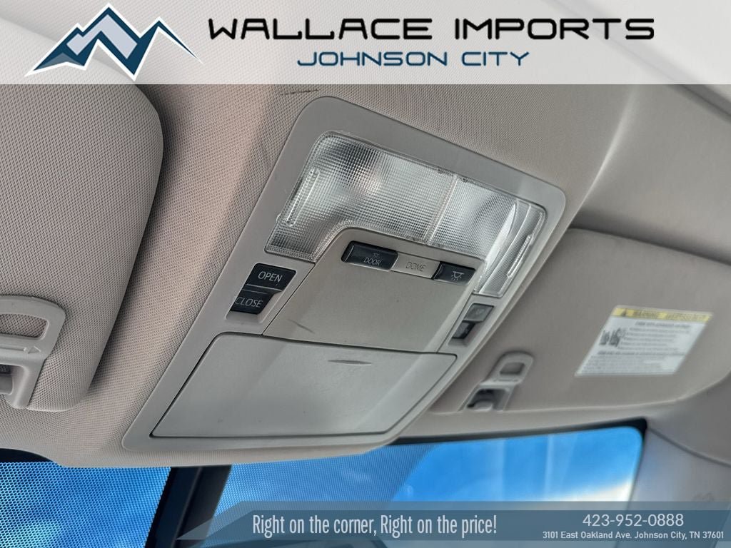 Used 2015 Toyota Avalon XLE Touring FWD image 16